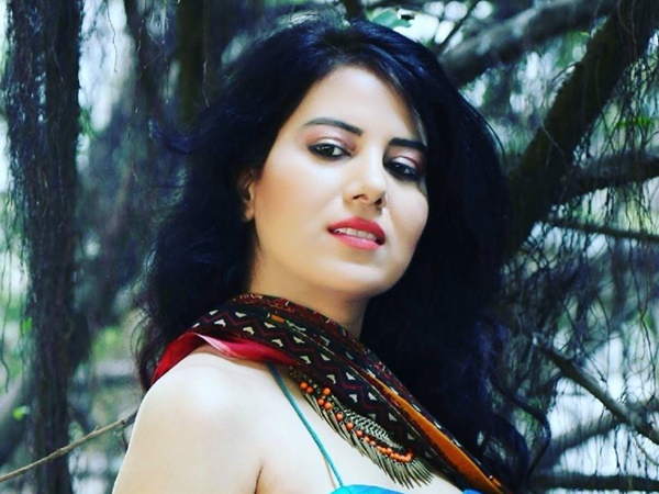 മോഡലിംഗ് രംഗത്തു നിന്ന് സിനിമയിലേക്ക്