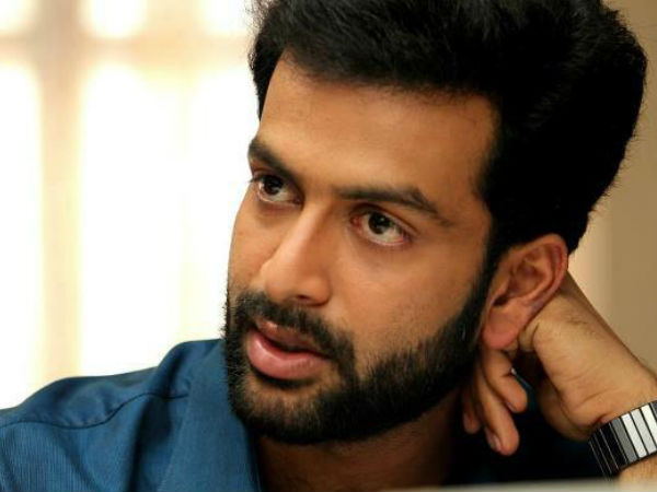 പിടിച്ചിരുത്തിയ കഥ