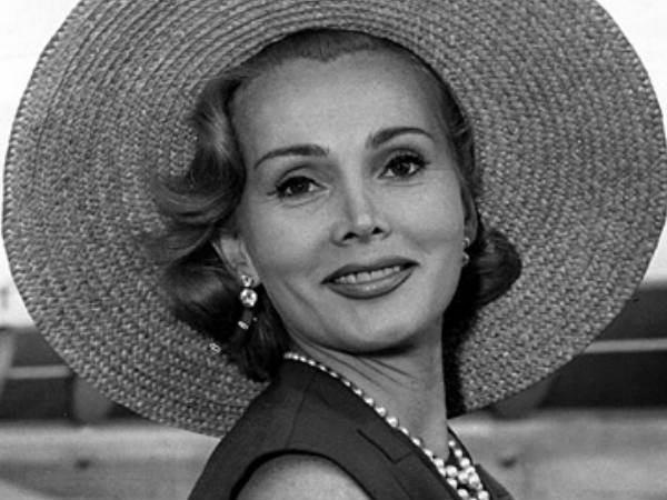 നിറപ്പകിട്ടാര്‍ന്ന ജീവിതം