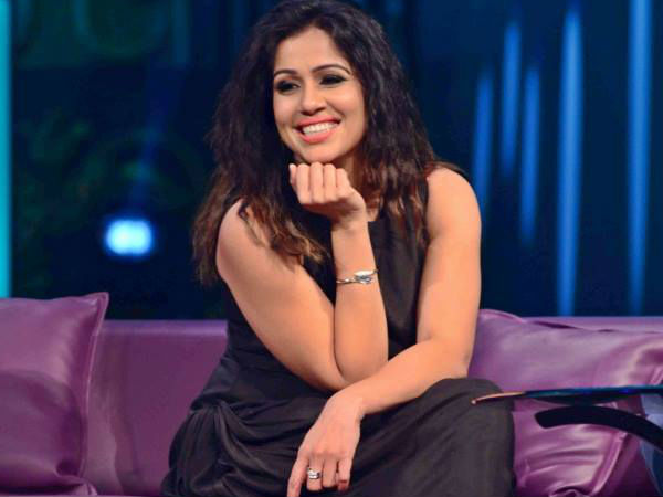 വാതില്‍ മുട്ടി വിളിച്ചു