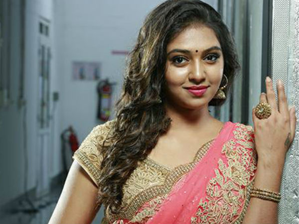  ലക്ഷ്മി മേനോന്‍