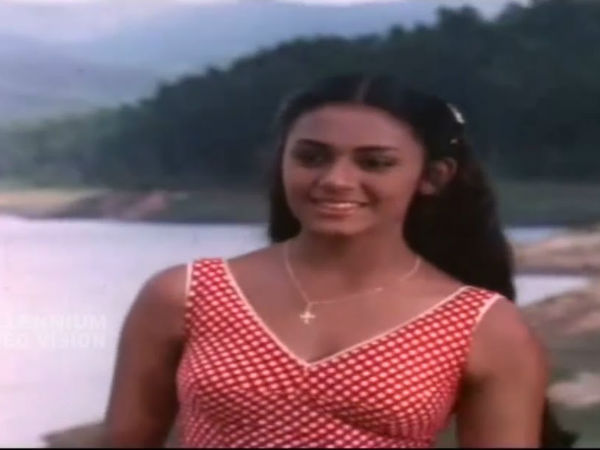 ശശിയുടെ വാശി, ശോഭന വഴങ്ങി