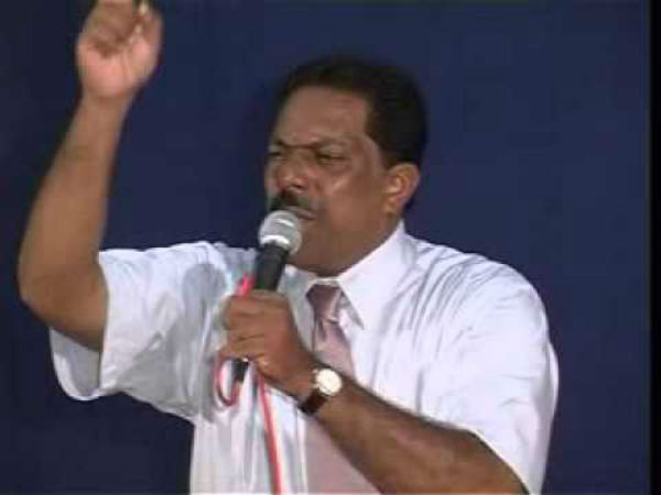 റിനി ജോര്‍ജ്ജ് വന്നു