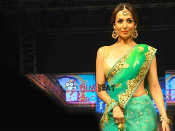 വീടിനുള്ളില്‍ 