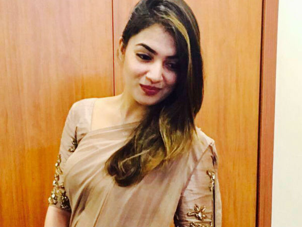 ഇടയ്ക്കു സോഷ്യല്‍ മീഡിയയില്‍ പ്രത്യക്ഷപ്പെടുന്ന നസ്‌റിയ