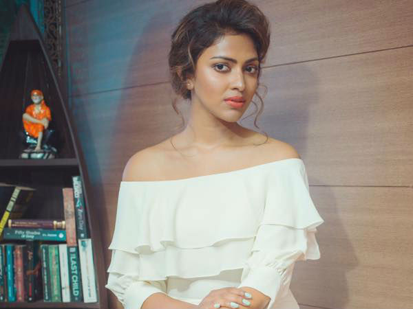  മോഡേണ്‍ വേഷം