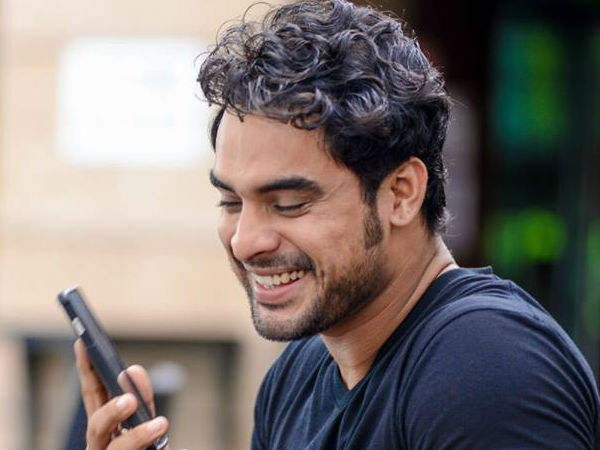 ടൊവിനോ തിരക്കിലാണ്