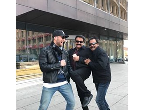 ഹാപ്പി മൊമന്റ്‌സ്