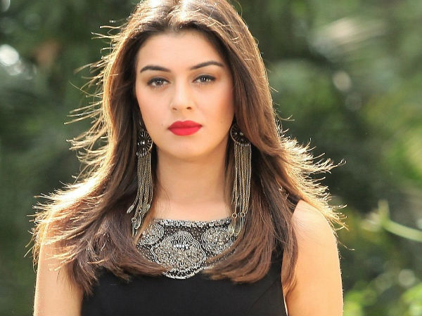 ഗ്ലാമറായി നോക്കി