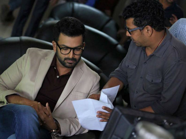 പ്രത്യേക ഷോകള്‍