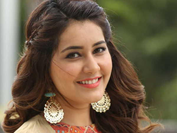 റാഷിയുടെ വേഷം