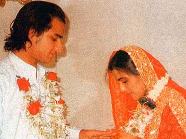 രഹസ്യമായി വിവാഹിതരായി