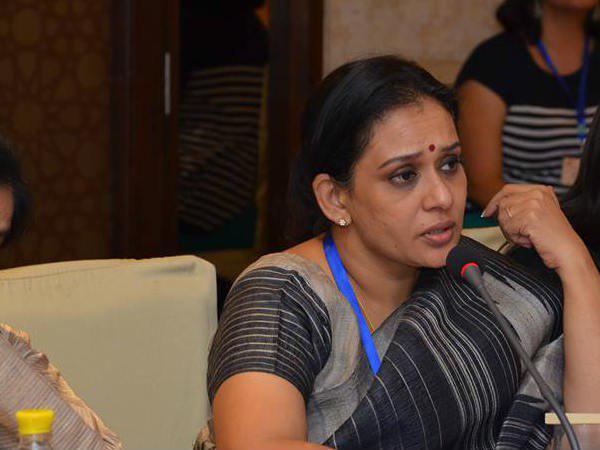 പാര്‍വതിയോട് ചേദിച്ചത് സ്ത്രീ വിഷയങ്ങള്‍ തന്നെ