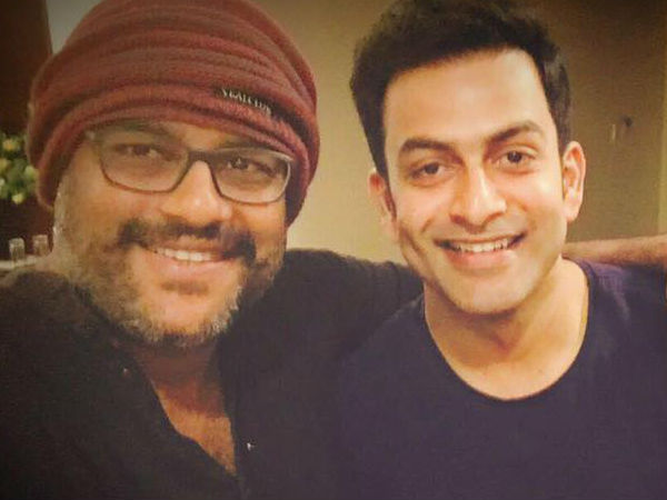 ടിയാന്റെ സെറ്റില്‍ വച്ച്