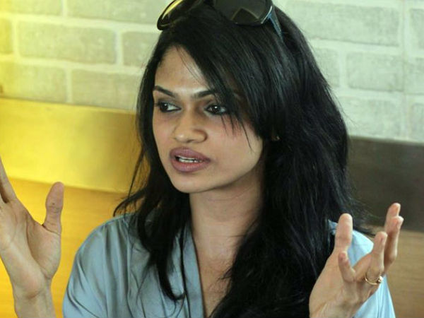 സെലിബ്രിറ്റികള്‍ പലരും പെടും