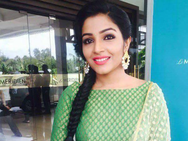 ടെലിവിഷന്‍ ഷോകളിലൂടെ 