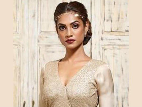 ആദ്യ ചിത്രം