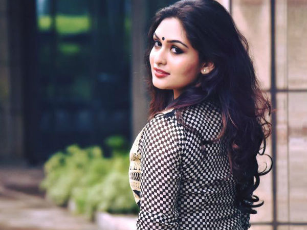 മേക്കപ്പ്മാന്റെ അടുത്ത് പോയത്