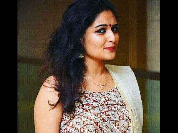 അപര്യാദയായി പെറുമാറി