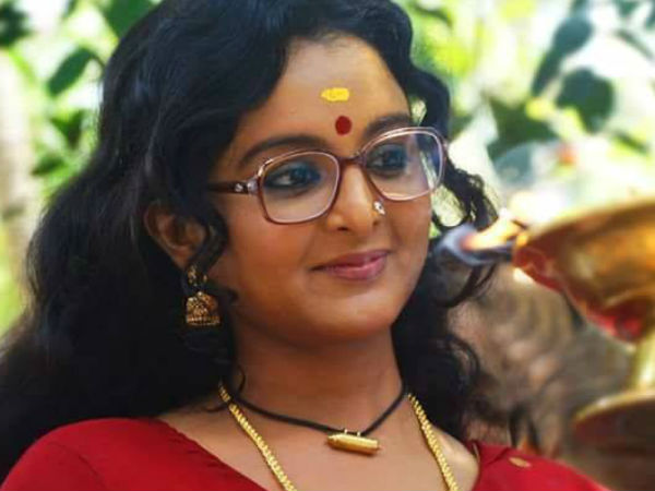 ആമിയുടെ തിരക്കില്‍