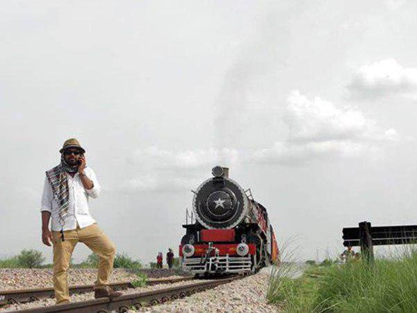 പാതിയില് നിന്നു