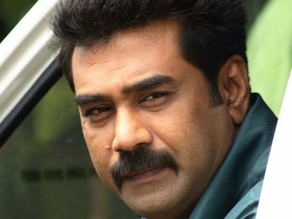 വിഷ്ണു നാരായണന്‍കുട്ടേട്ടനായി ബിജു മേനോന്‍ (മമ്മൂട്ടി)