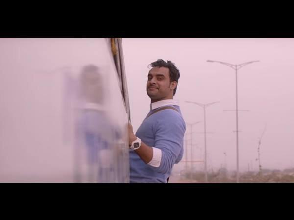 ആരോ നെഞ്ചില്‍