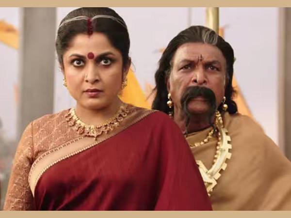 നോവല്‍ ത്രയത്തെ ആസ്പദമാക്കി