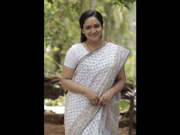 ലെനയിലുടെ താര