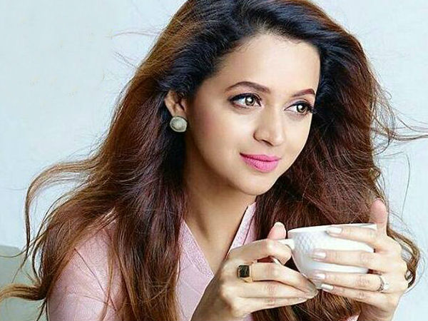 വണ്ടിയില്‍ ചിലര്‍ കയറിവന്നു