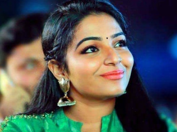 സദ്യ ഒരുക്കും