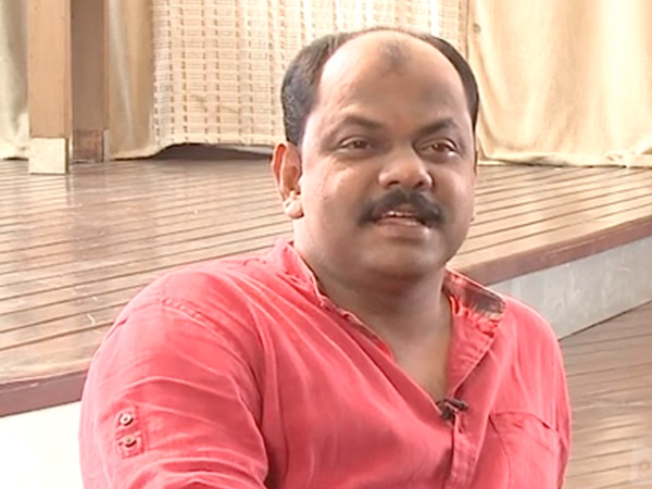 ശ്രീനിയും വിന്ധ്യനും മോഹന്‍ലാലിനെ കാണുന്നു