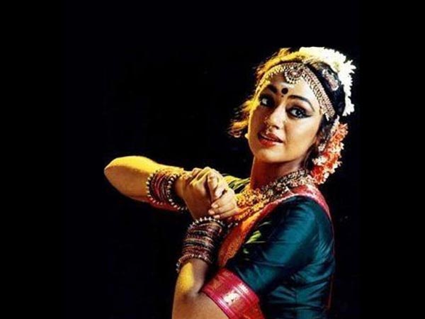 പ്രാദേശിക വിദ്വേഷം വളര്‍ത്തുന്നു