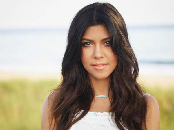 അനുജത്തിയും പിന്നിലല്ല