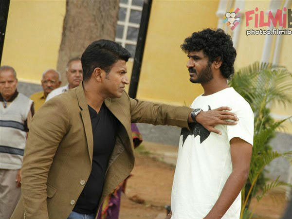 രാജകുമാര കന്നഡയില്‍ ഹിറ്റ്