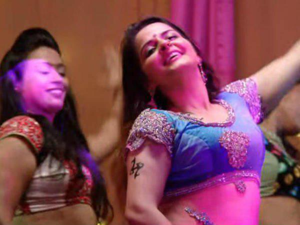 ഗാനം വൈറല്‍