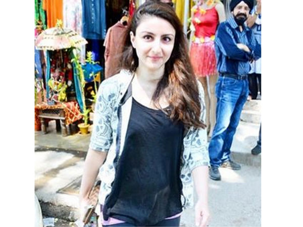 വീര്‍ത്തു വരുന്ന വയറുമായി സോഹ