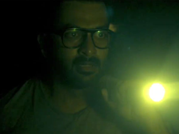 ഇടം കൈമാറി ഫോണ്‍