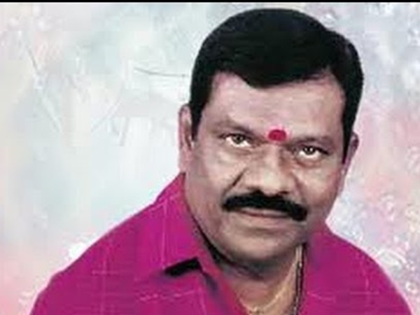  തിരക്കഥ കൃത്തായി സിനിമയിലേക്ക്