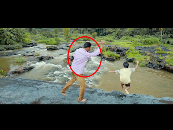 പുഴയിലേക്കുള്ള ചാട്ടം