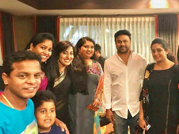 ഒരു ഗ്രൂപ്പ് ഫോട്ടോ