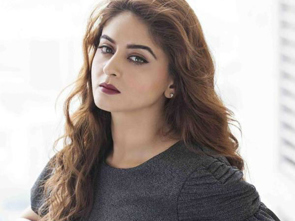 കരണം പൊളിച്ചു