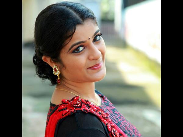  തൊട്ടു പുറകെ ശാലുവിന്റെ വീഡിയോയും