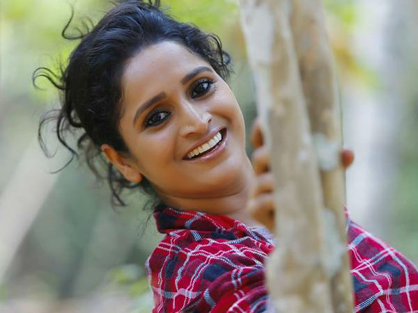 സുരഭി പ്രതികരിച്ചില്ല