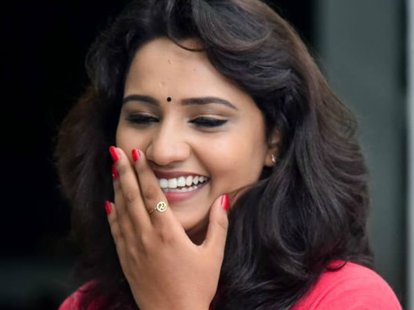 വീട്ടില്‍ നല്ല കുട്ടി