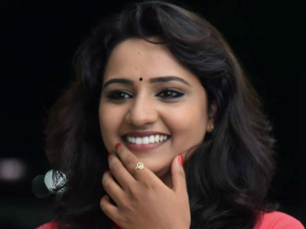 സിനിമയിലേക്ക്