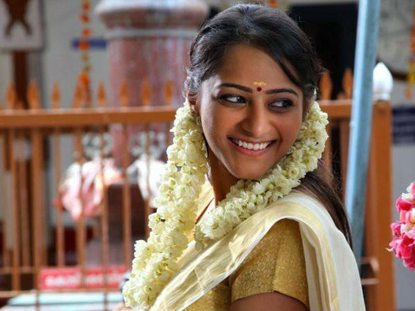 മോഡലിങ് രംഗത്ത് നിന്ന്