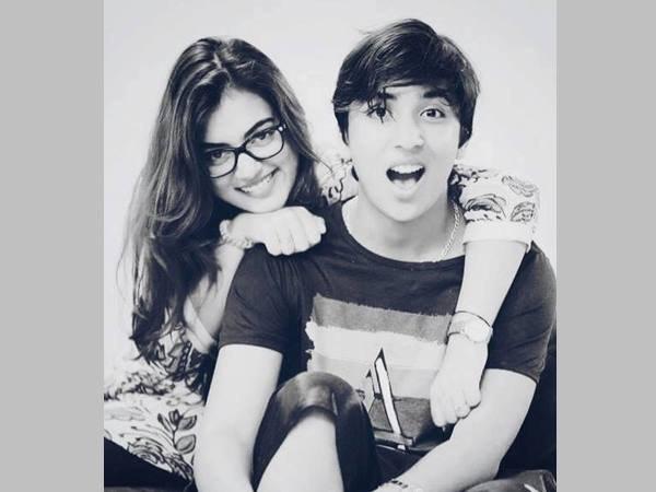 സഹോദരനുമൊത്ത്