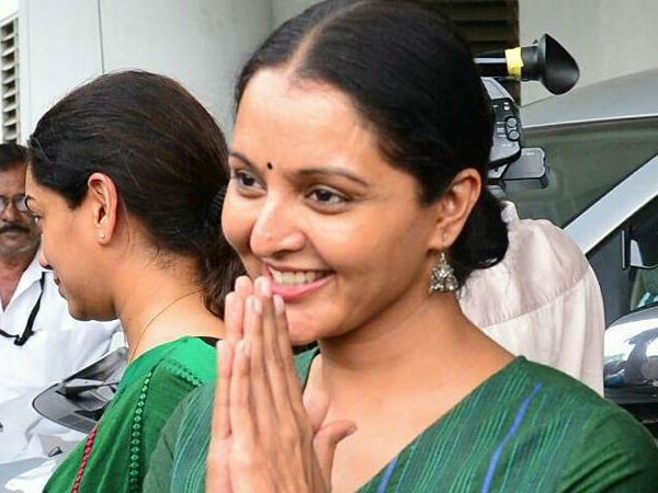 മഞ്ജുവിന് വിലക്കോ