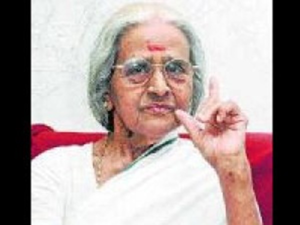 ആറാമുളം പൊന്നമ്മ  